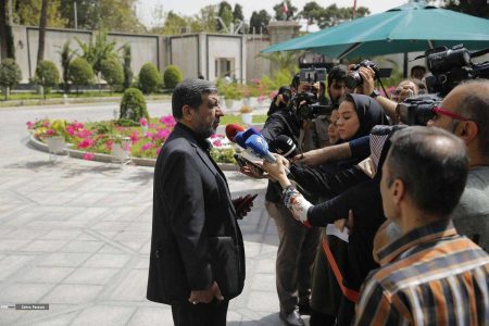 ضرغامی: ارز حاصل از صادرات فعالان صنایع دستی به خودشان ‌می‌رسد