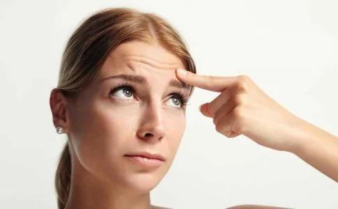 آیا کرم های ضد چروک واقعا چروک های پوستی را کم می کنند؟